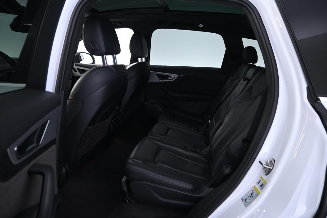AUDI Q7 2017