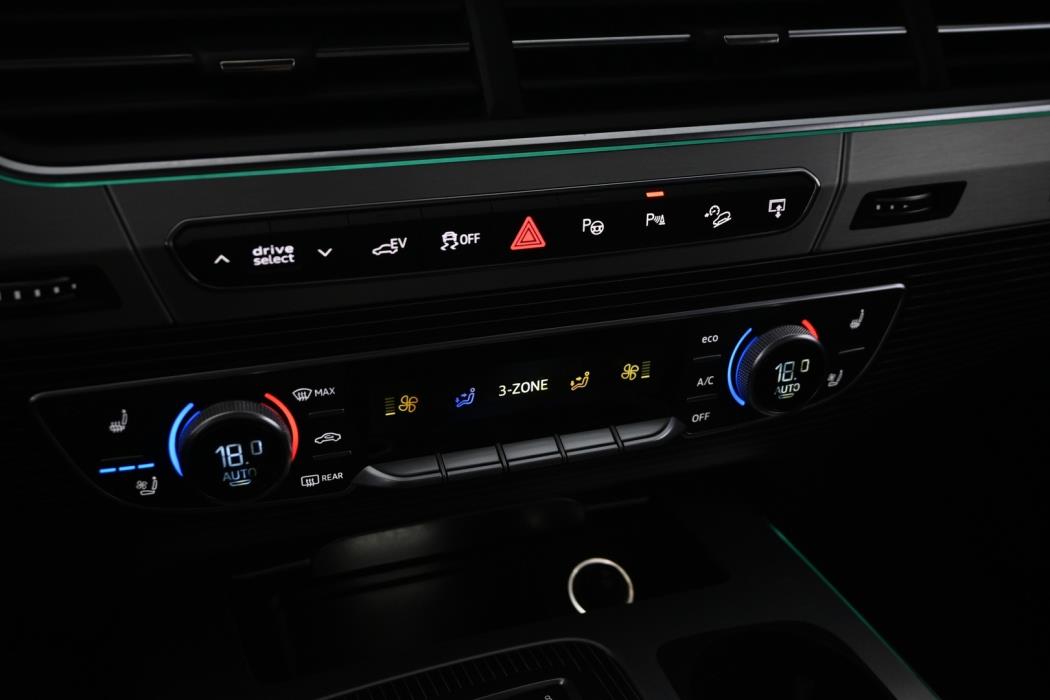 AUDI Q7 2017