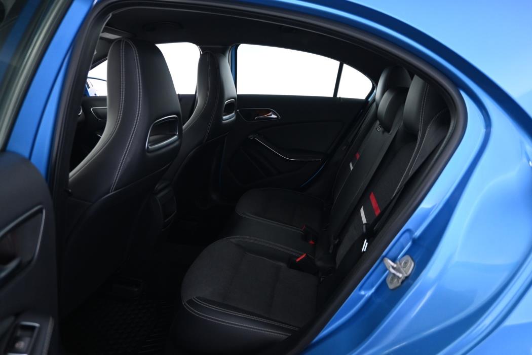 MERCEDES-BENZ A 2014