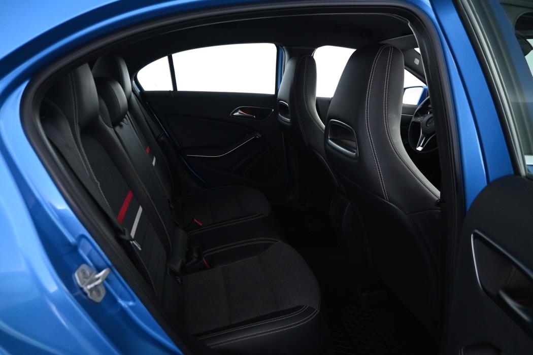 MERCEDES-BENZ A 2014