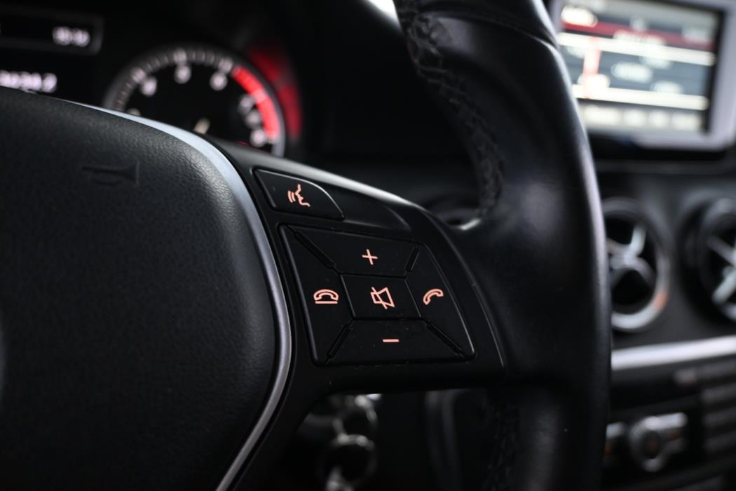 MERCEDES-BENZ A 2014