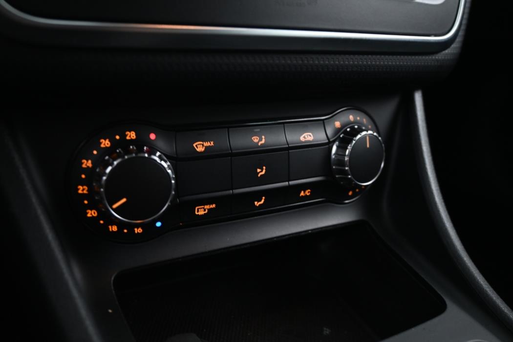 MERCEDES-BENZ A 2014