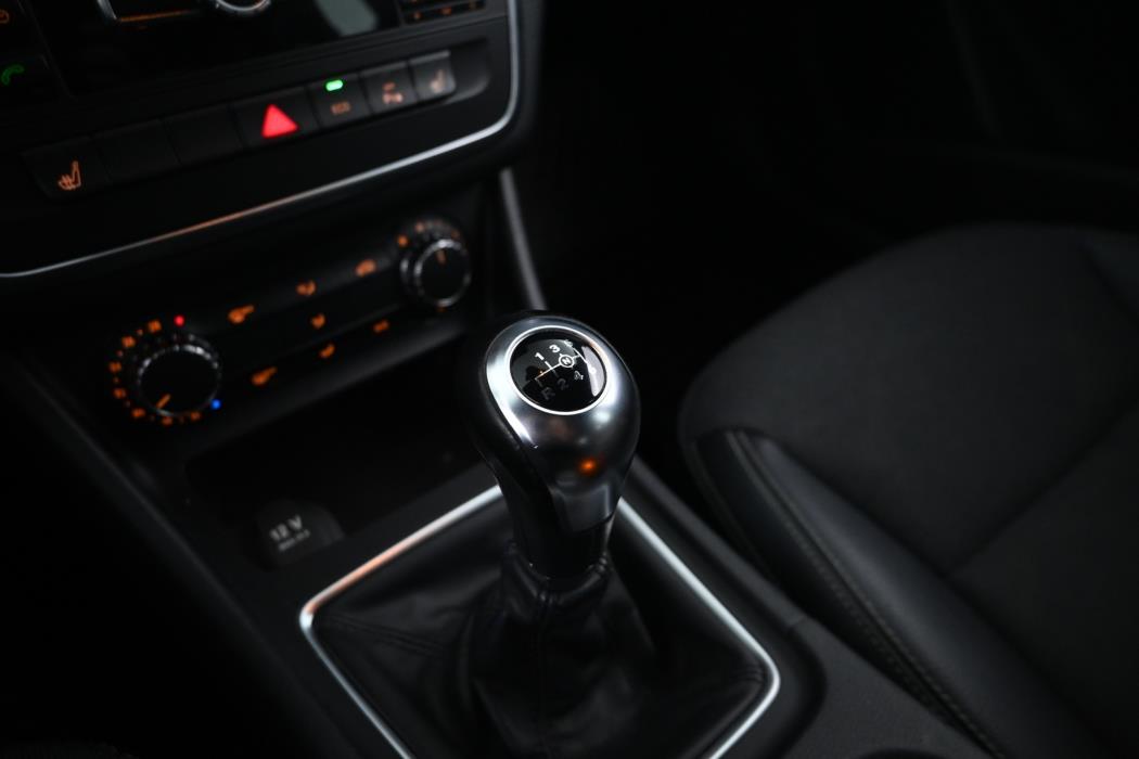 MERCEDES-BENZ A 2014