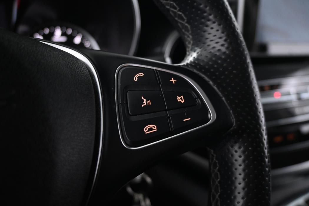 MERCEDES-BENZ V 2020