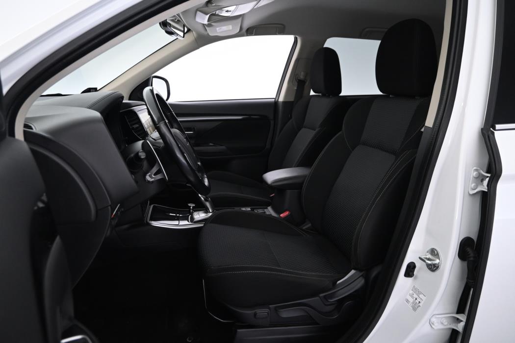 MITSUBISHI Outlander PHEV 2020