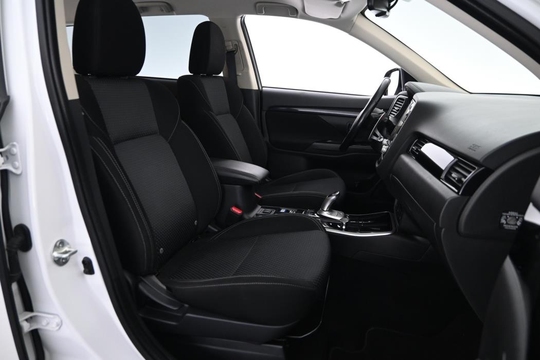 MITSUBISHI Outlander PHEV 2020