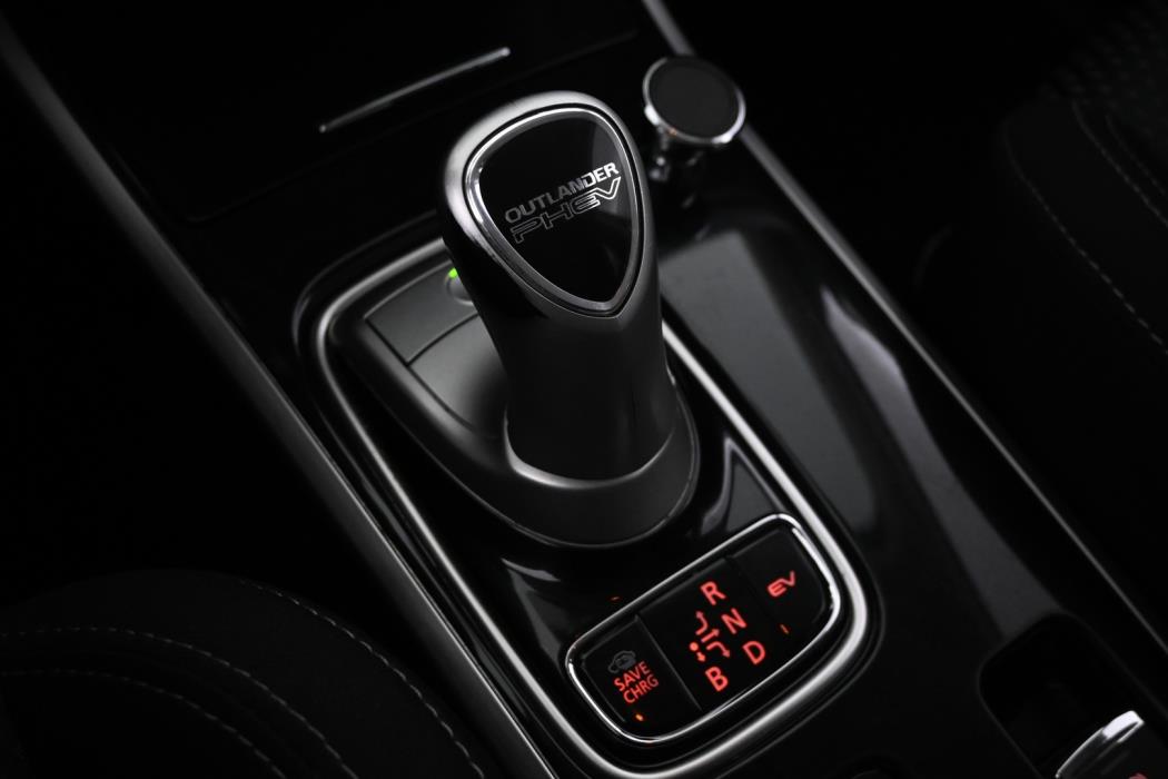 MITSUBISHI Outlander PHEV 2020
