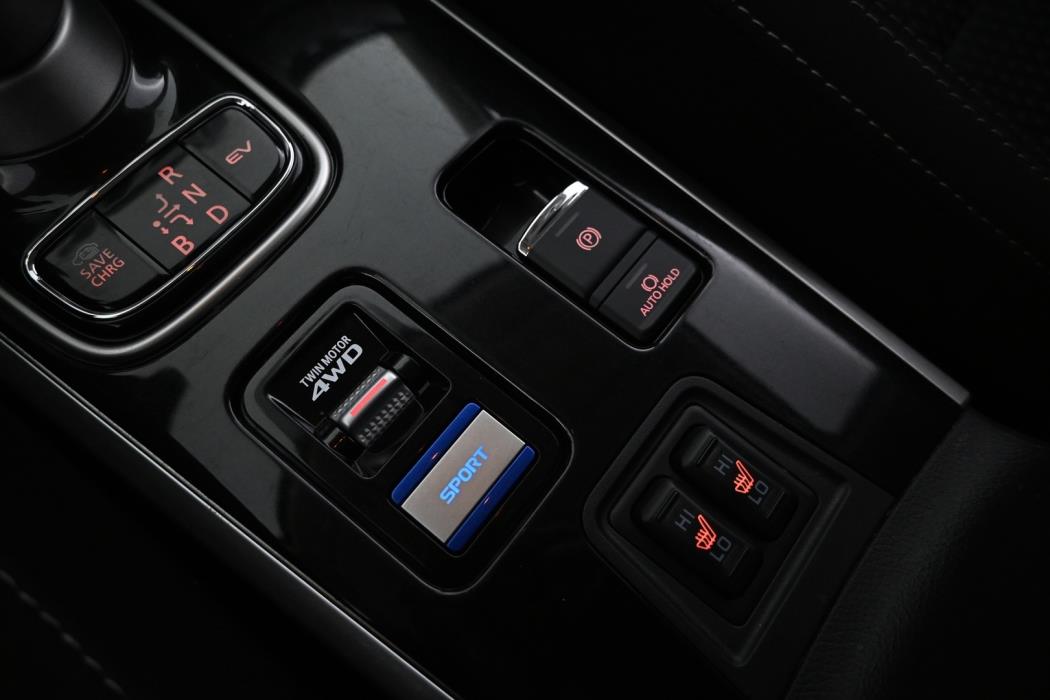 MITSUBISHI Outlander PHEV 2020