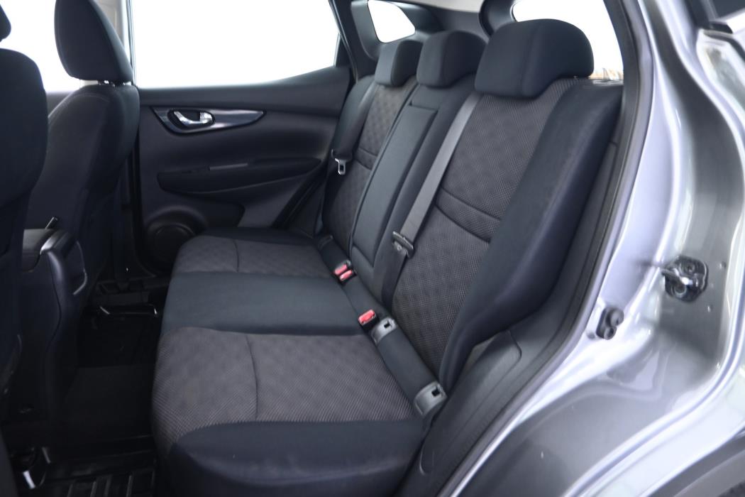 NISSAN Qashqai 2015
