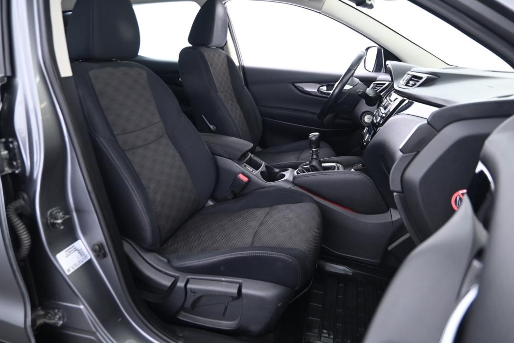 NISSAN Qashqai 2015