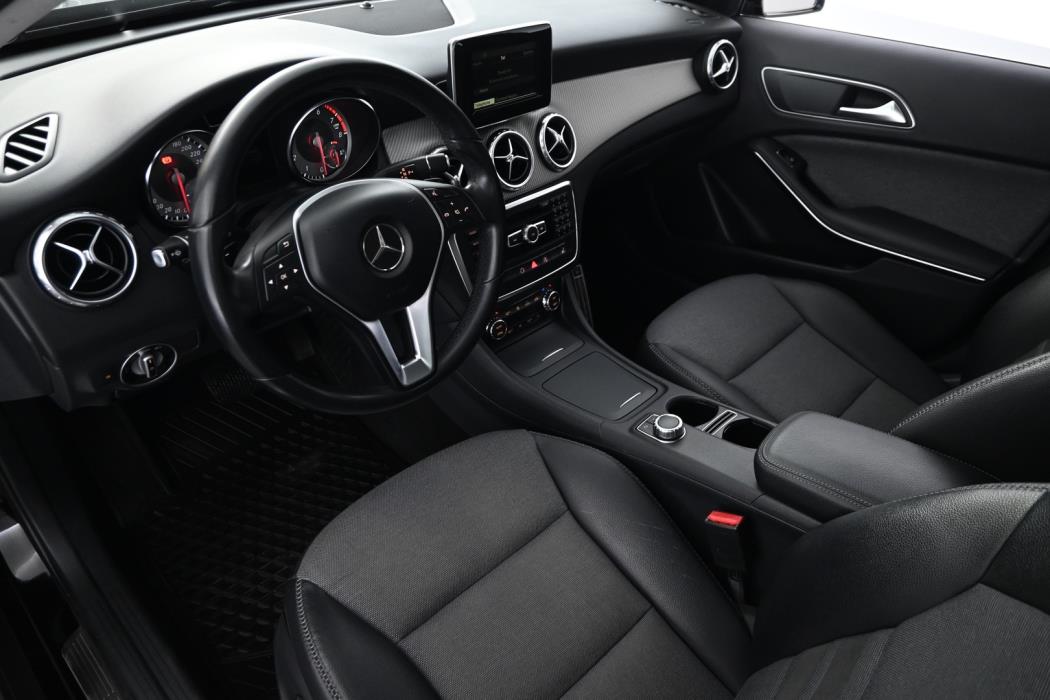 MERCEDES-BENZ GLA 2015