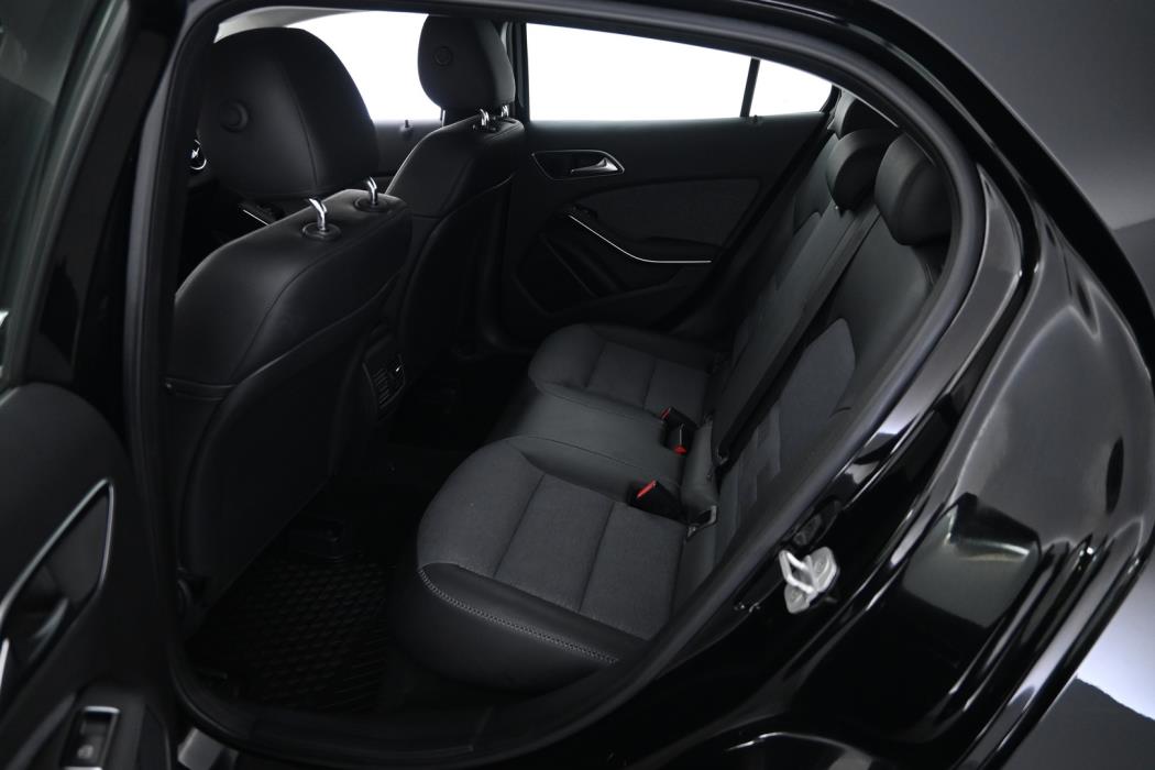 MERCEDES-BENZ GLA 2015