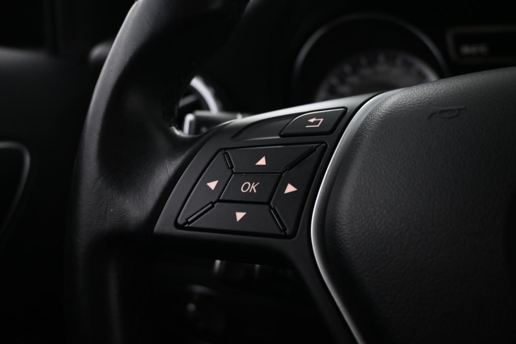 MERCEDES-BENZ GLA 2015