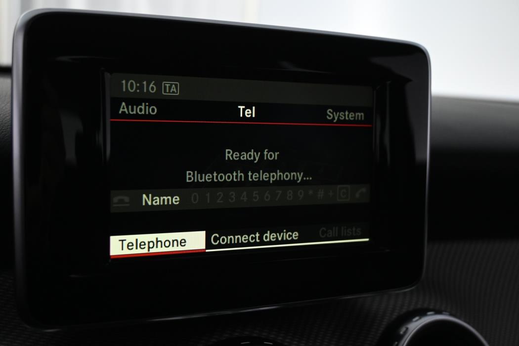 MERCEDES-BENZ GLA 2015