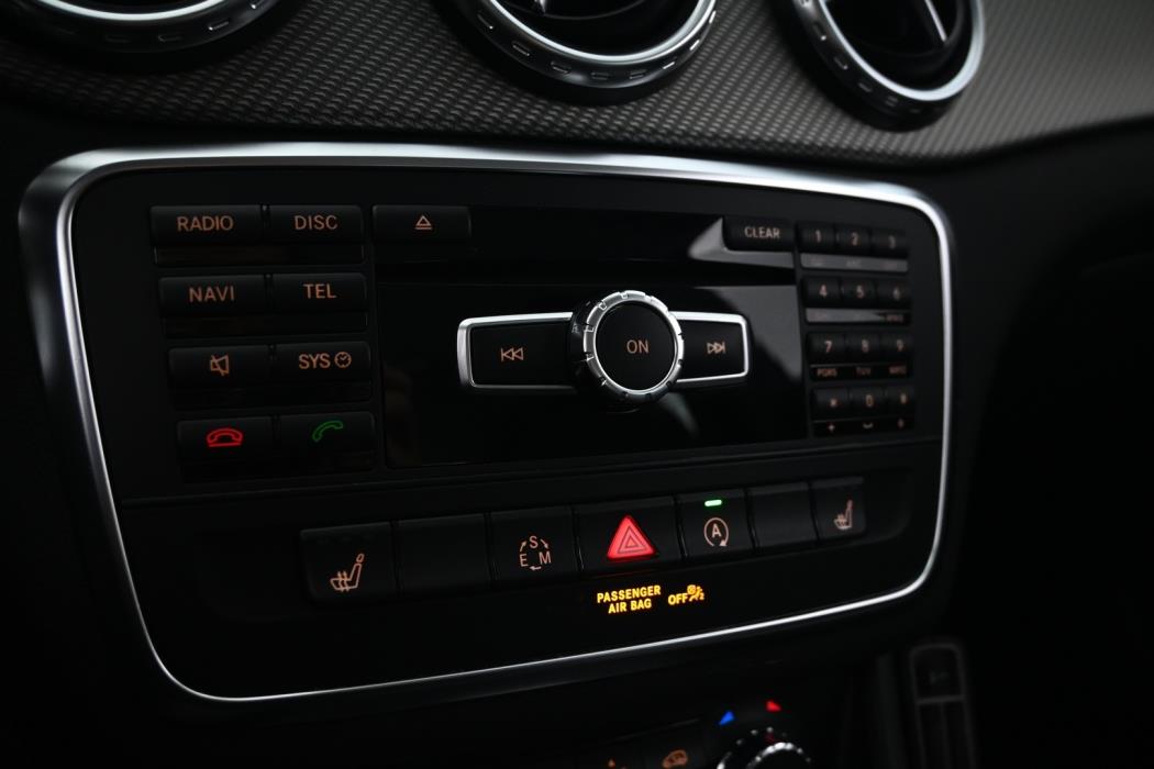 MERCEDES-BENZ GLA 2015