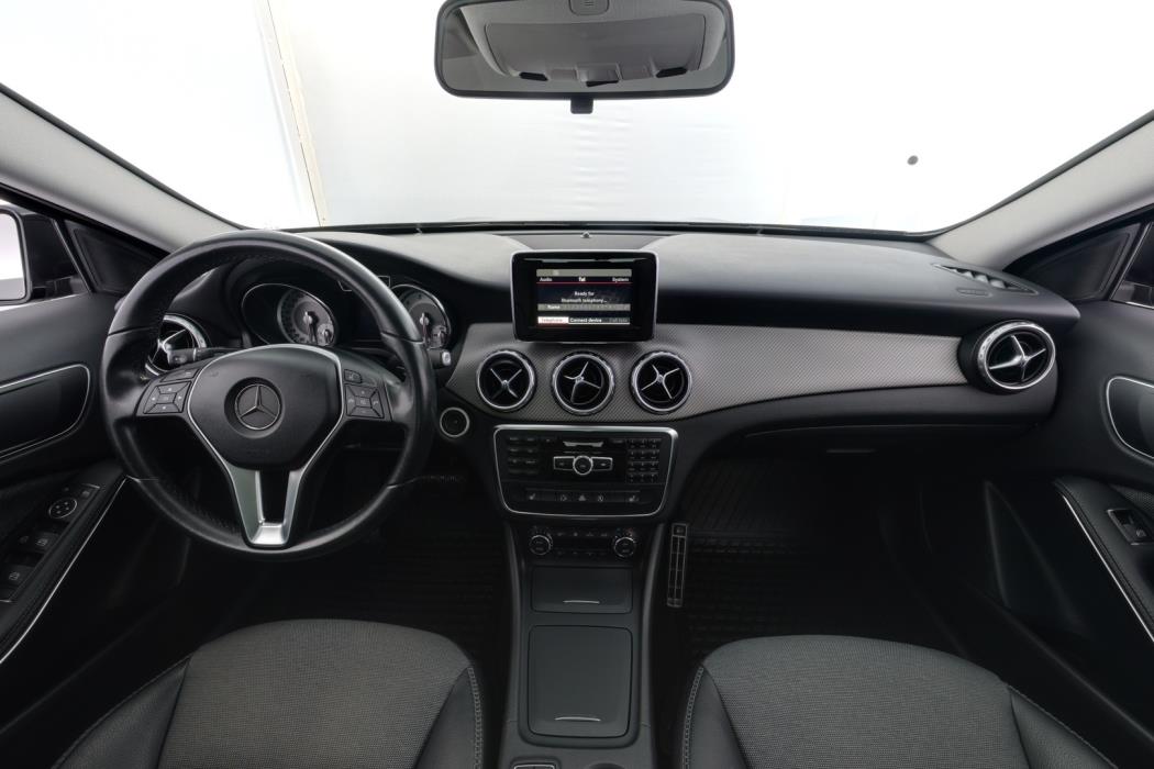 MERCEDES-BENZ GLA 2015