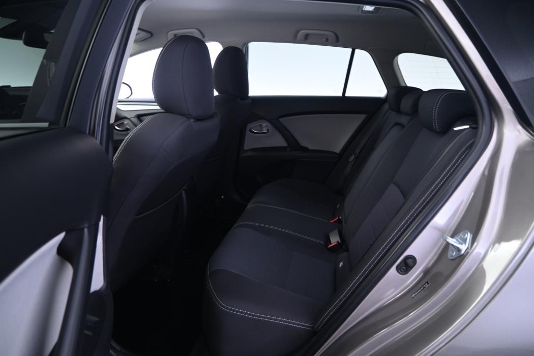 TOYOTA Avensis 2016