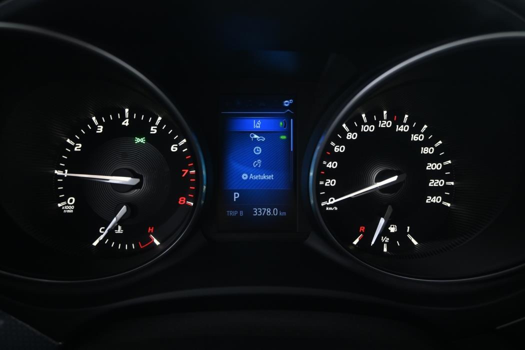 TOYOTA Avensis 2016