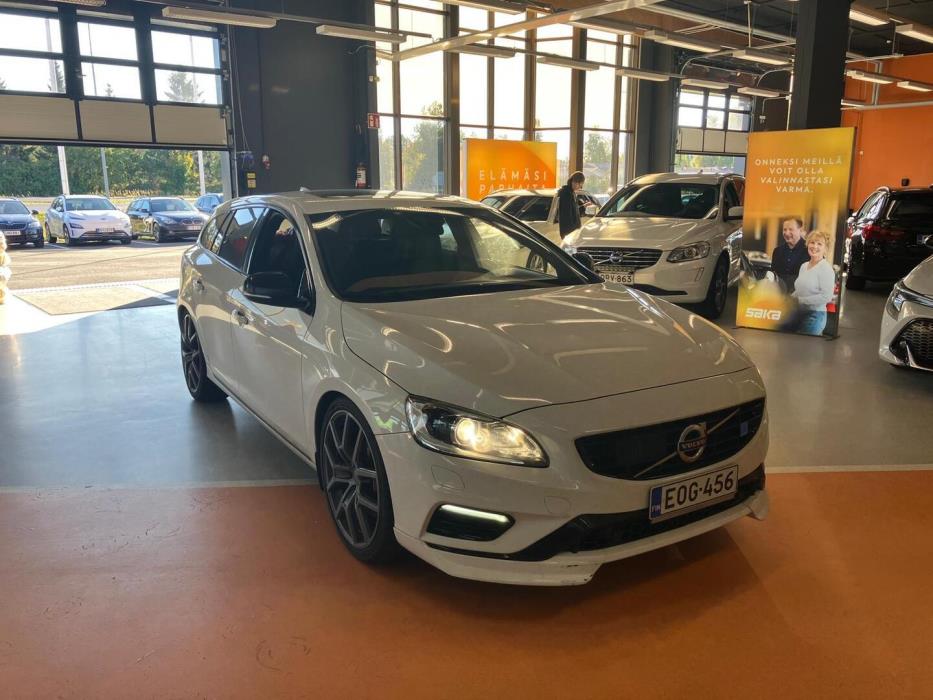 VOLVO V60 2016