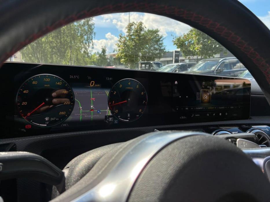 MERCEDES-BENZ A 2020