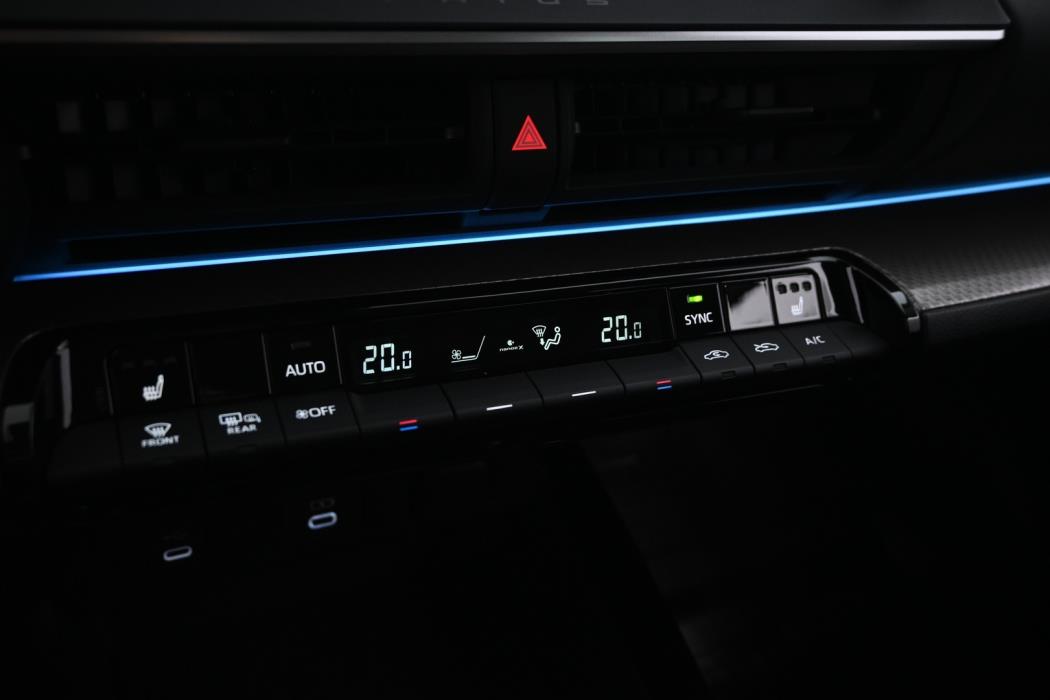TOYOTA PRIUS 2023