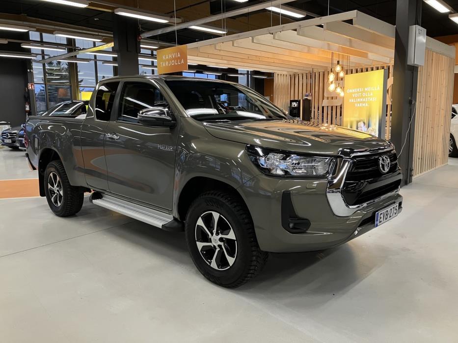 TOYOTA Hilux 2024