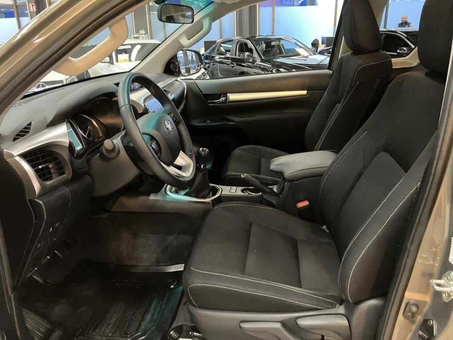TOYOTA Hilux 2024