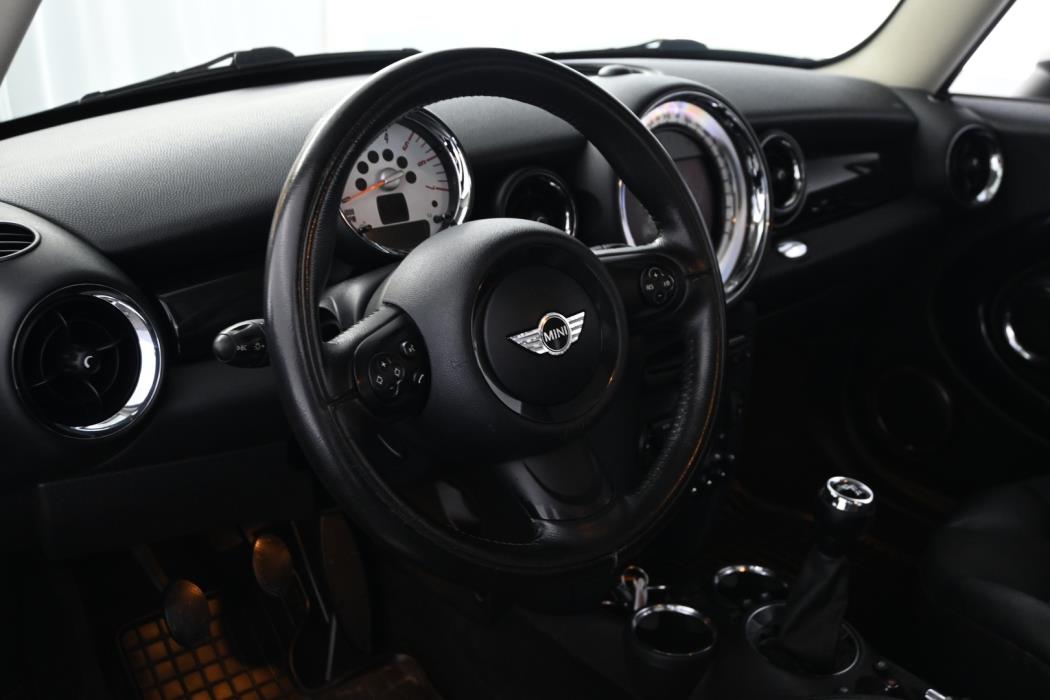 MINI Cooper 2011