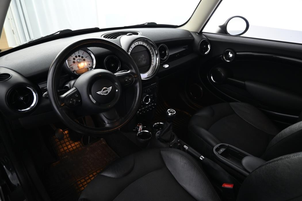 MINI Cooper 2011