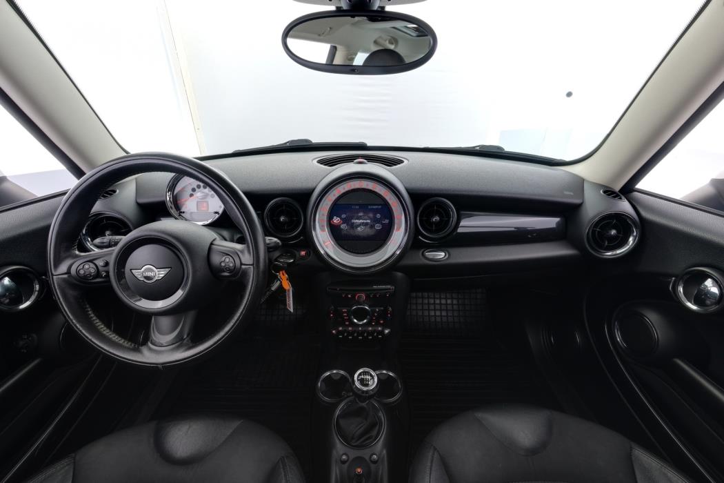 MINI Cooper 2011