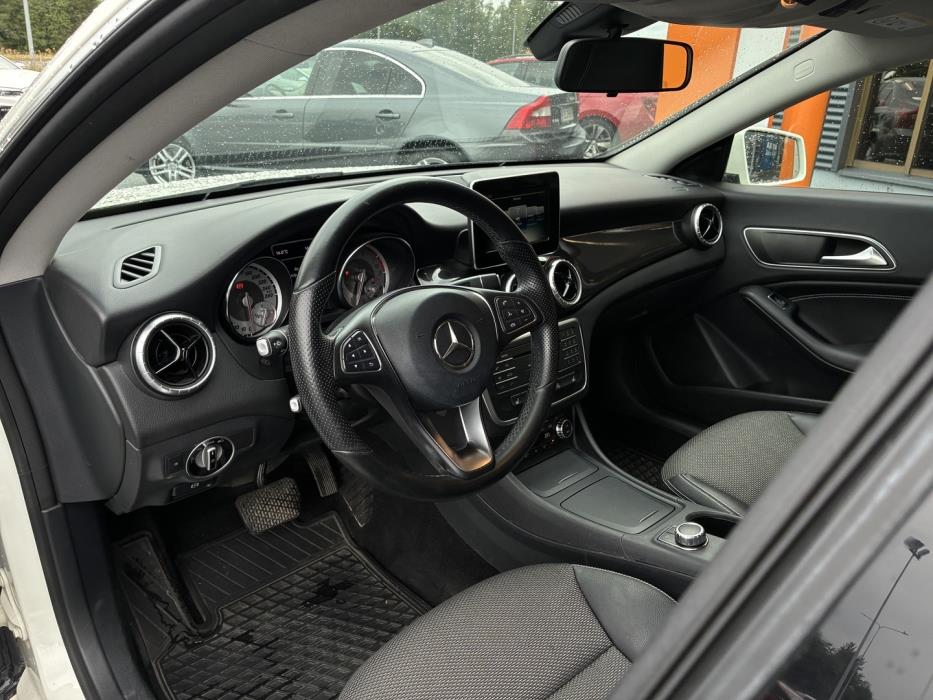 MERCEDES-BENZ CLA 2015