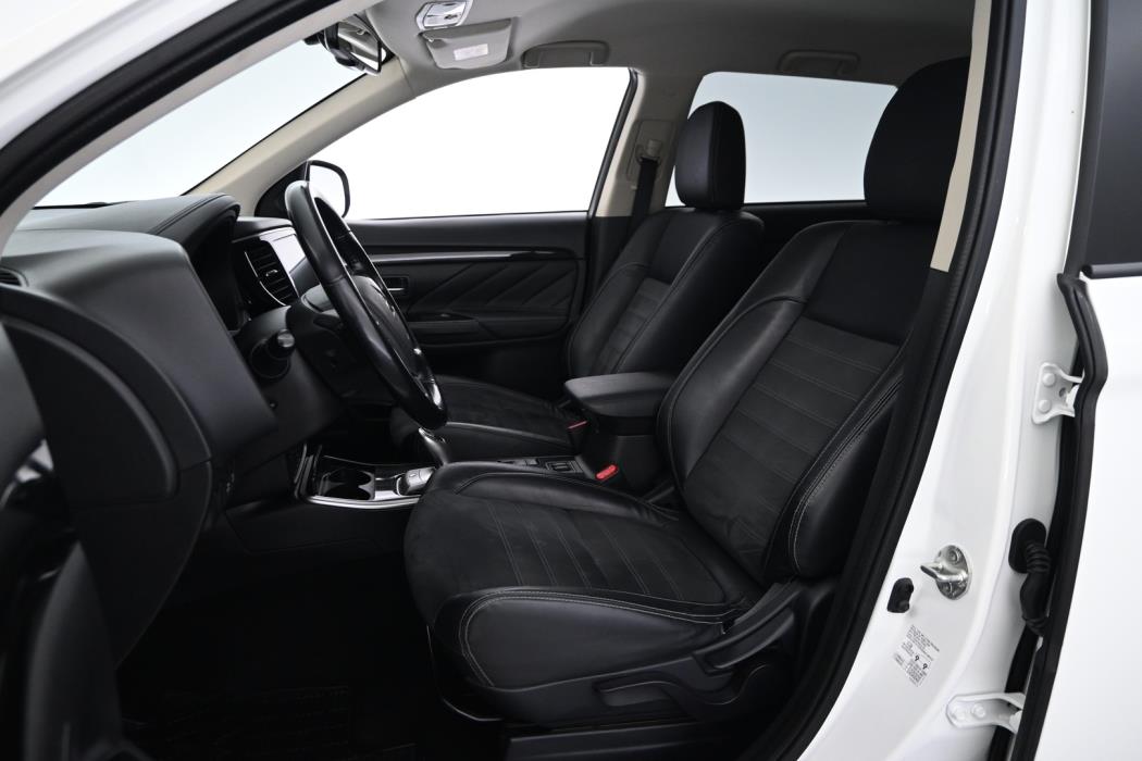 MITSUBISHI OUTLANDER PHEV 2017