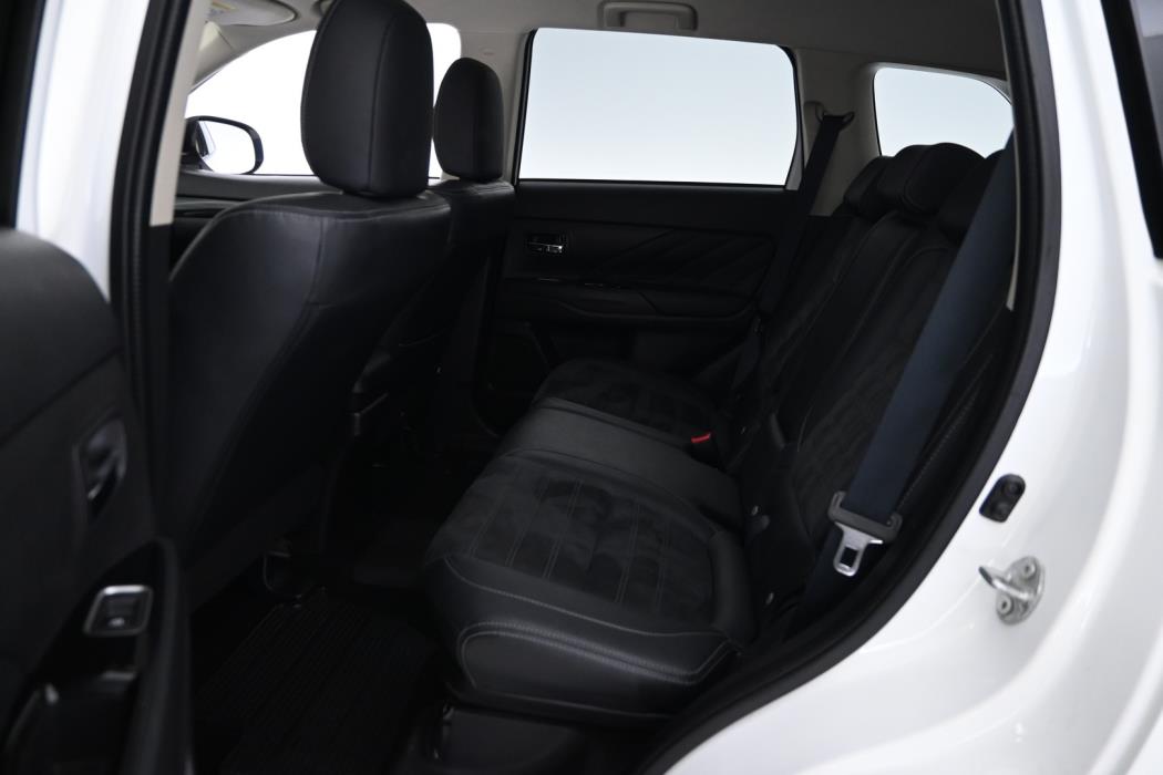 MITSUBISHI OUTLANDER PHEV 2017