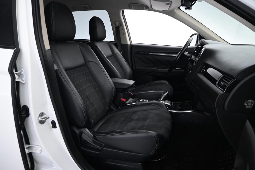 MITSUBISHI OUTLANDER PHEV 2017