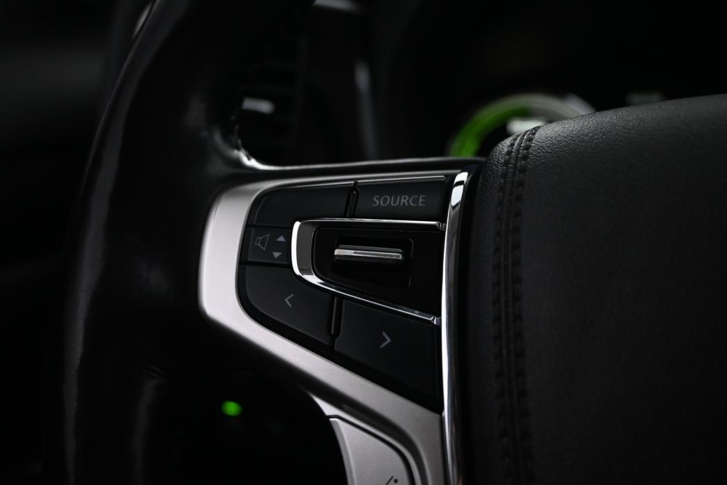 MITSUBISHI OUTLANDER PHEV 2017