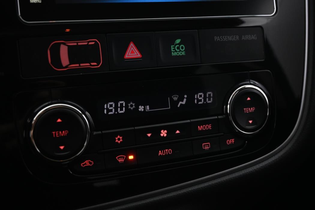 MITSUBISHI OUTLANDER PHEV 2017