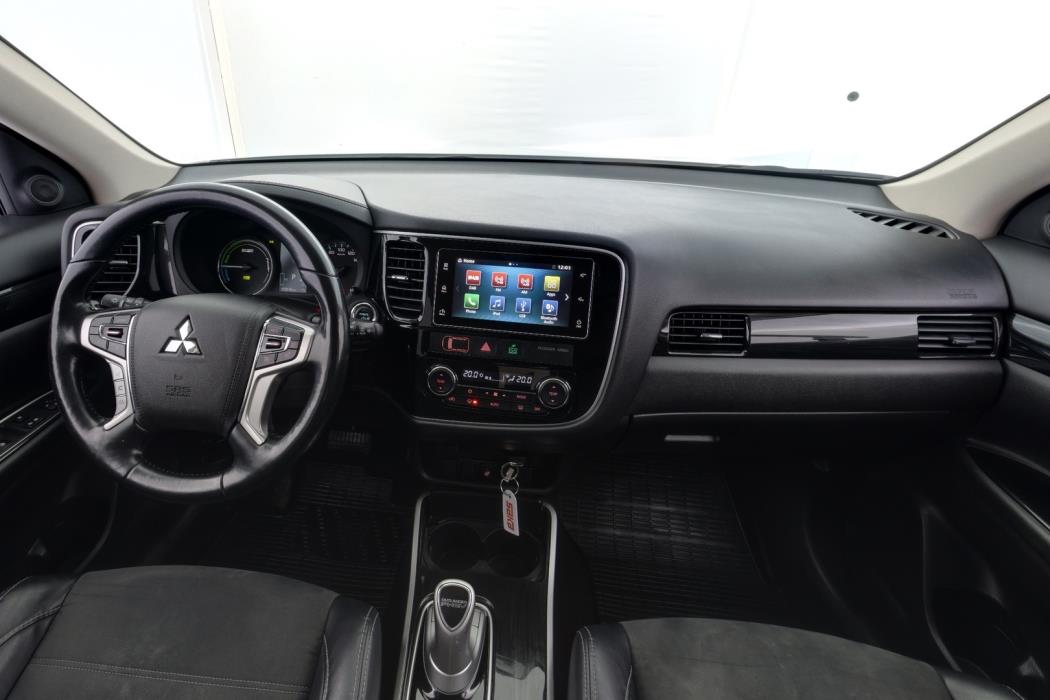 MITSUBISHI OUTLANDER PHEV 2017