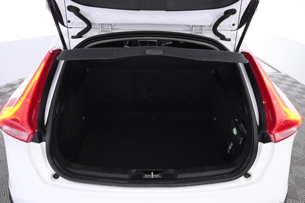 VOLVO V40 Cross Country 2016
