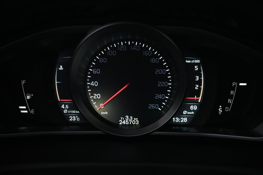 VOLVO V40 Cross Country 2016