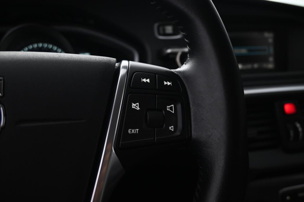 VOLVO V40 Cross Country 2016
