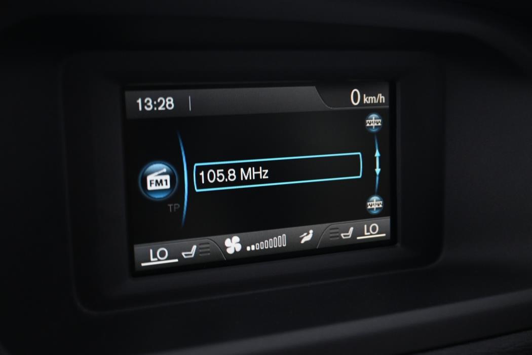 VOLVO V40 Cross Country 2016