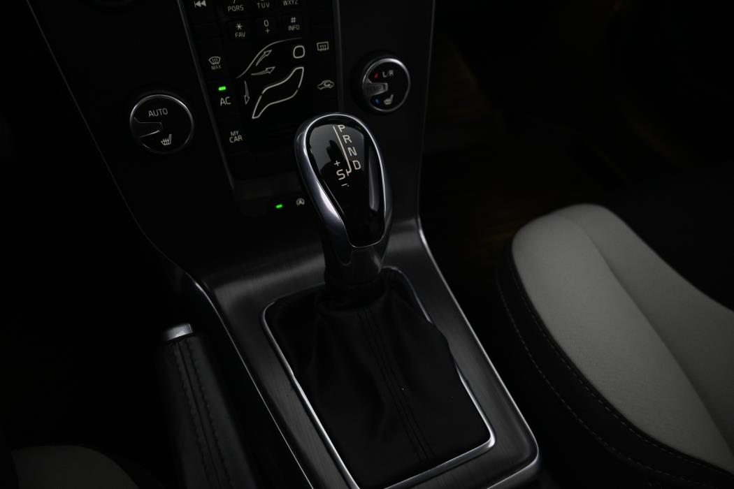 VOLVO V40 Cross Country 2016
