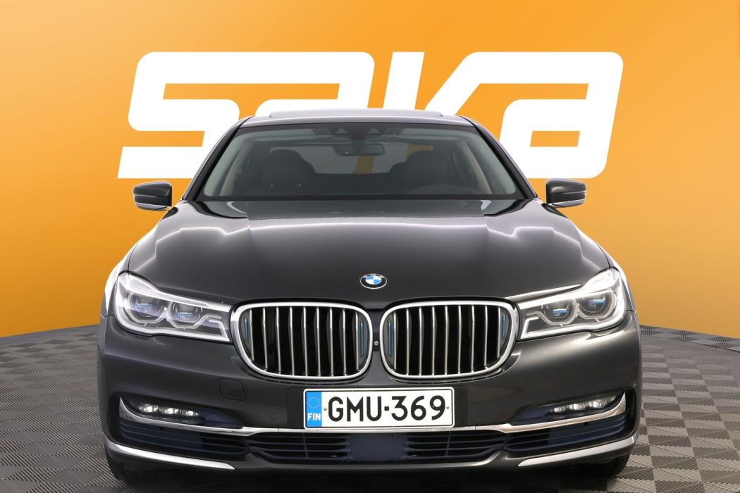 BMW 740 2017
