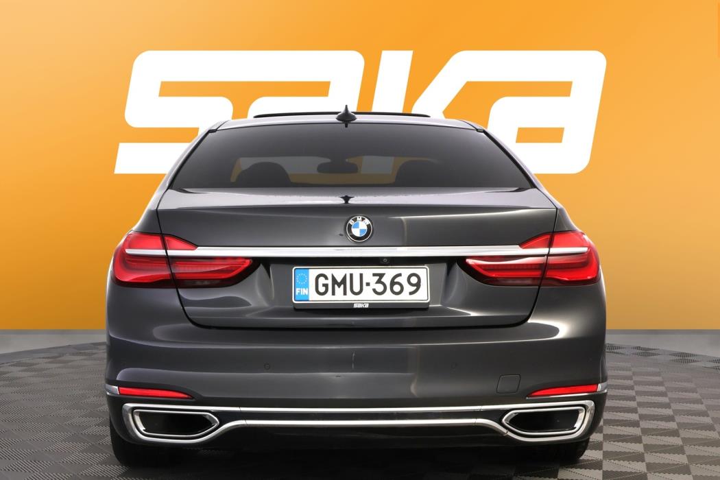 BMW 740 2017