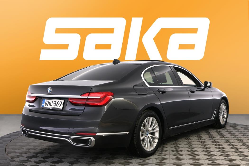 BMW 740 2017