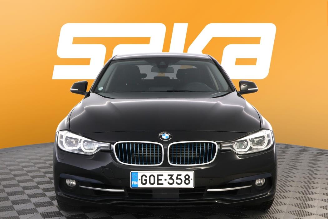 BMW 330 2017