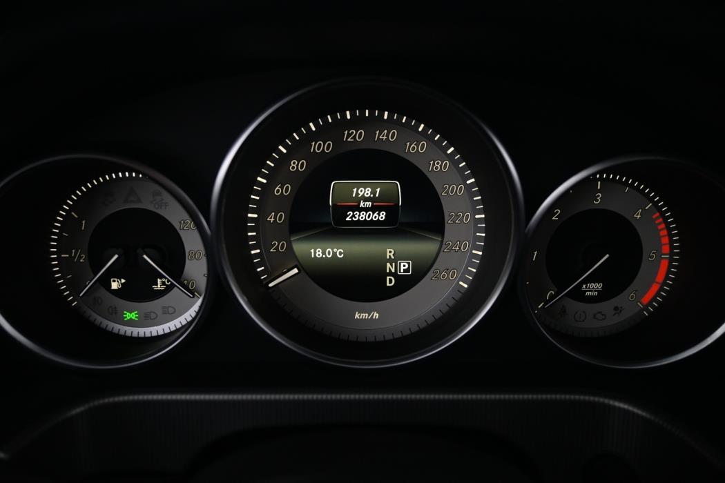 MERCEDES-BENZ E 2014