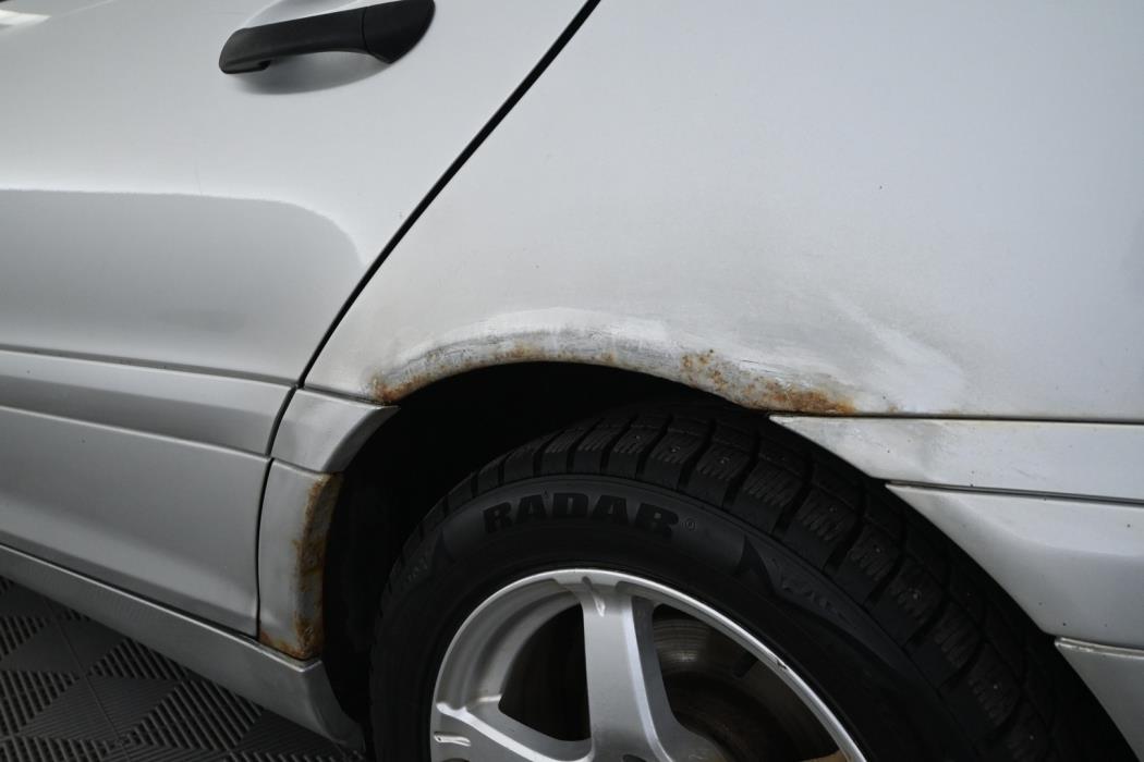 MERCEDES-BENZ C 2004