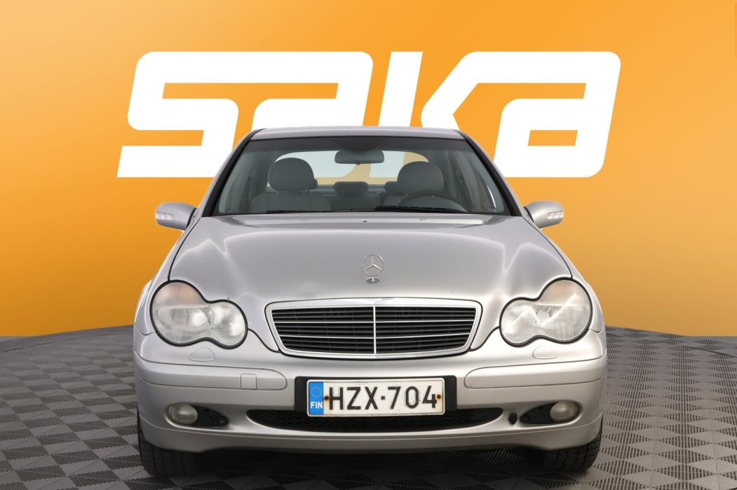 MERCEDES-BENZ C 2004