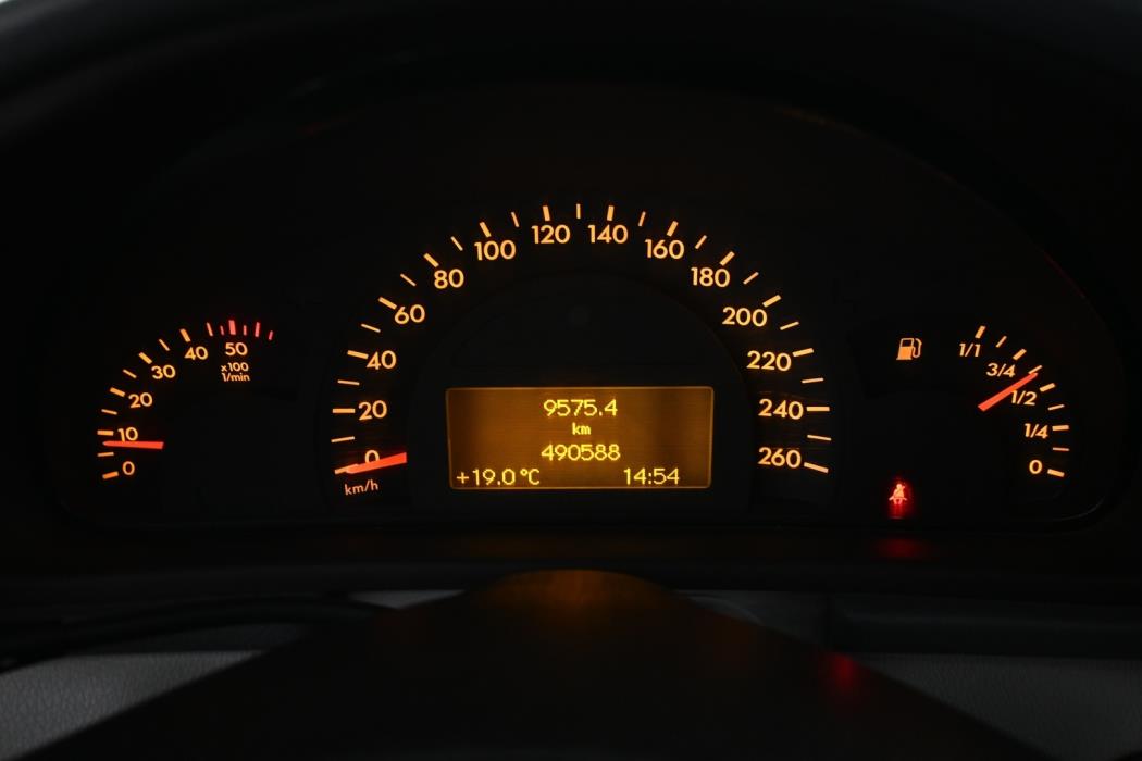 MERCEDES-BENZ C 2004